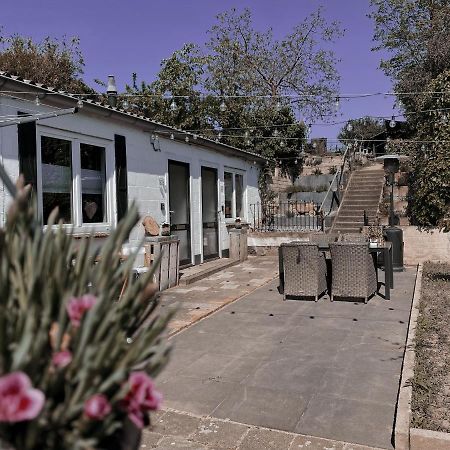 Villa Loods 123 Bed & Kitchen Landgraaf Esterno foto