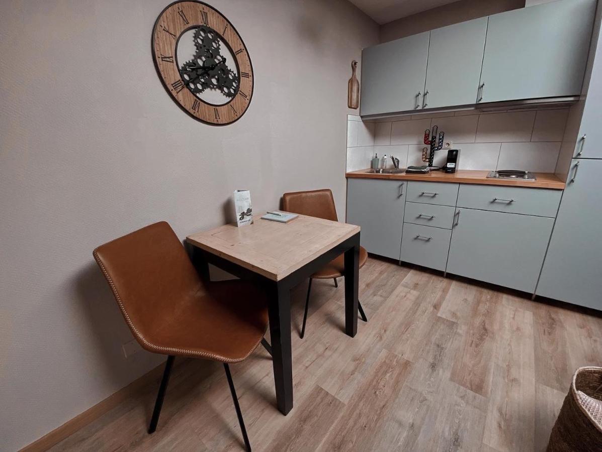 Villa Loods 123 Bed & Kitchen Landgraaf Esterno foto