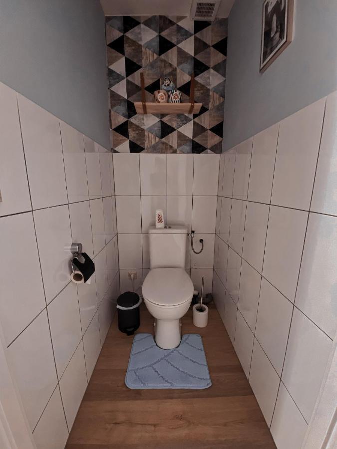 Villa Loods 123 Bed & Kitchen Landgraaf Esterno foto